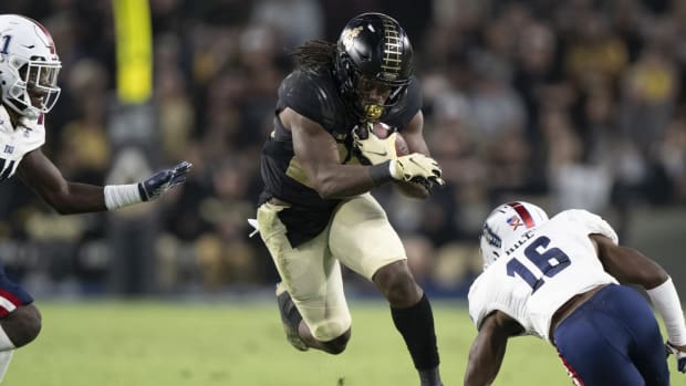 Kobe Lewis 2022 Purdue vs Florida Atlantic football USATSI_19112210